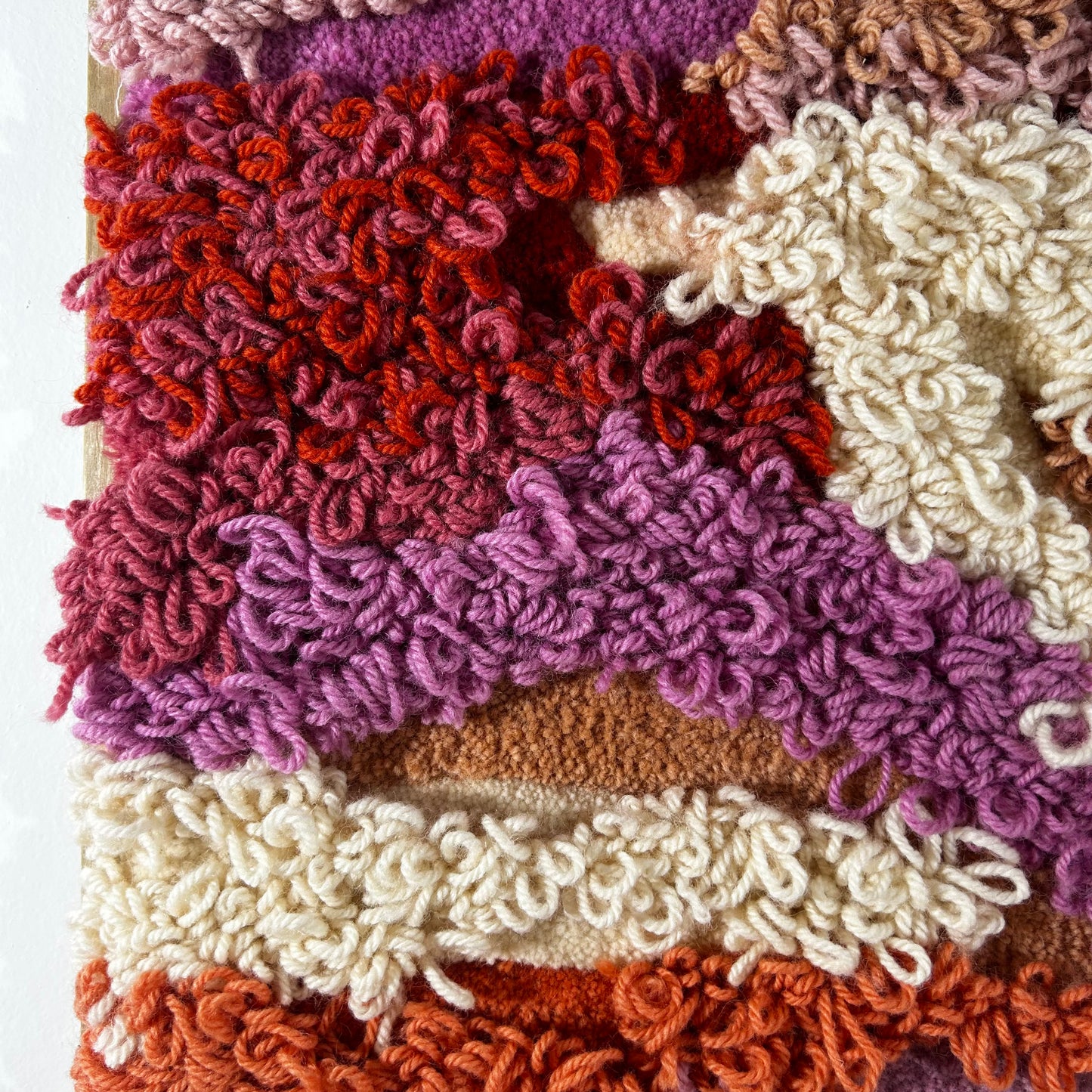 Tableau ensoleillé en tufting.