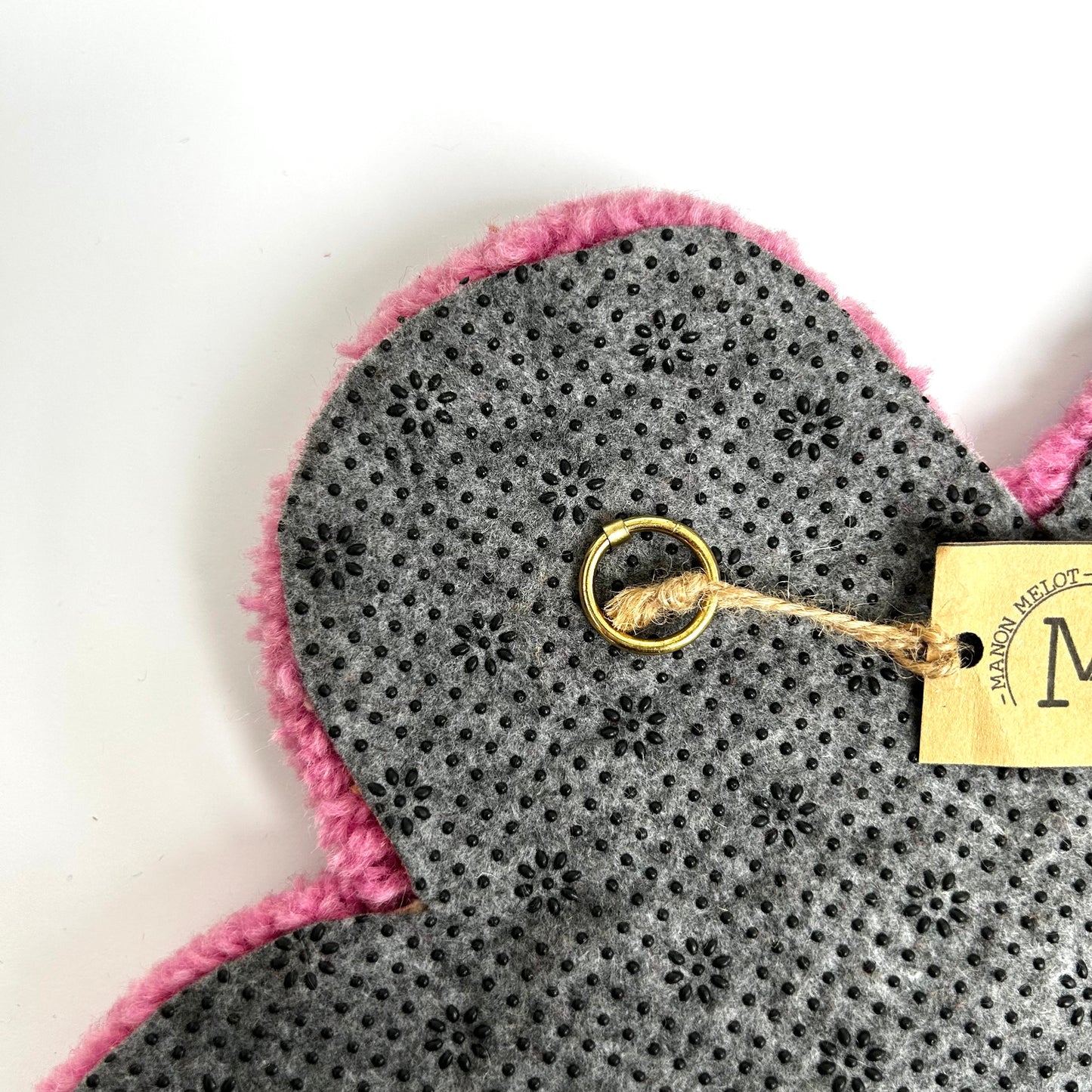 Fleur XL rose et rouge en tufting.