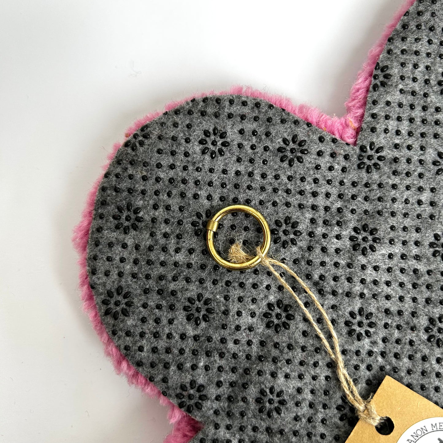 Fleur L rose et pêche en tufting.