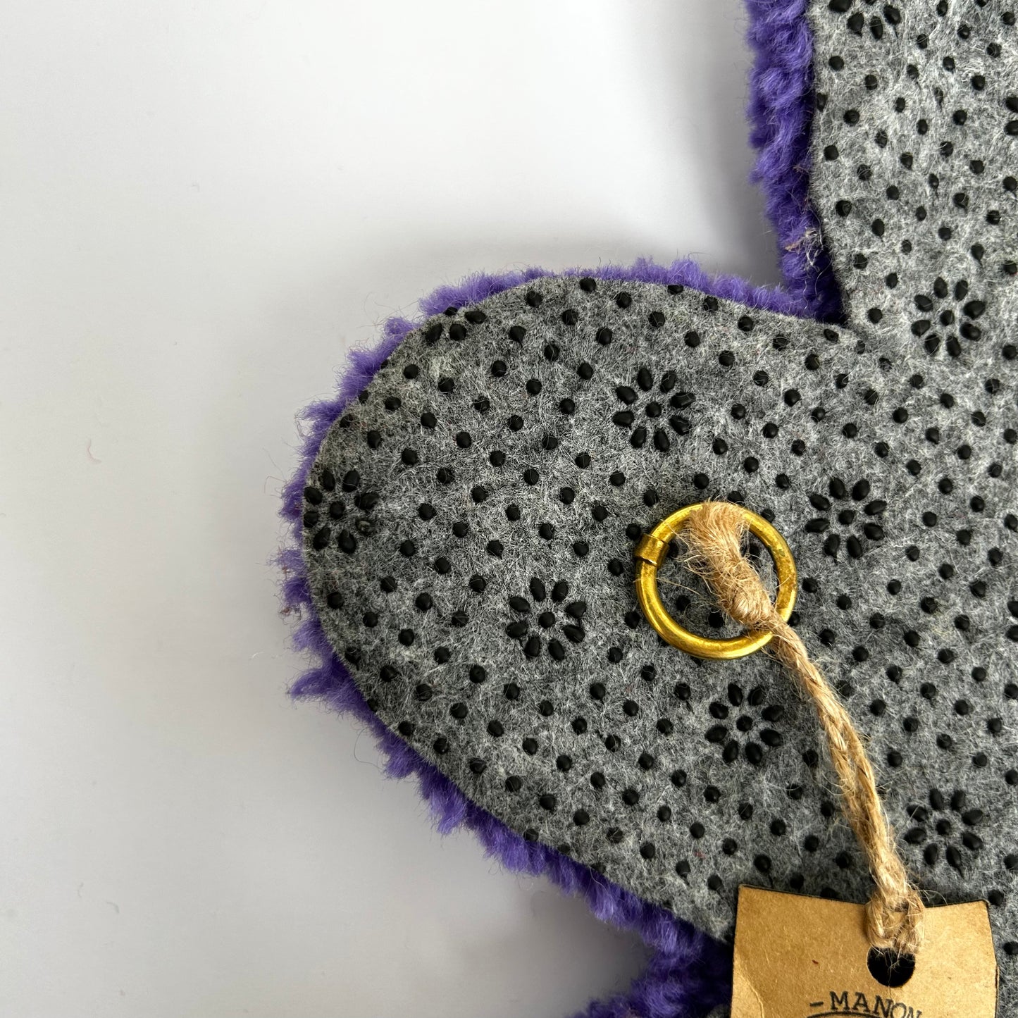 Fleur L violette en tufting.