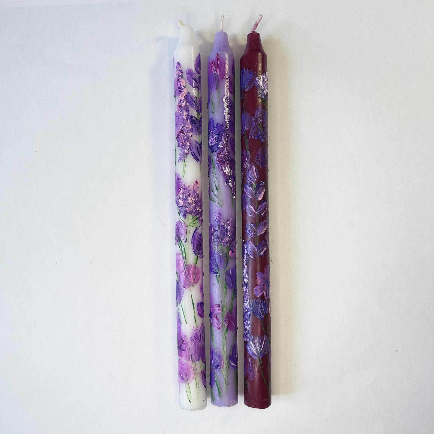 Bougies Magda peintes à la main.